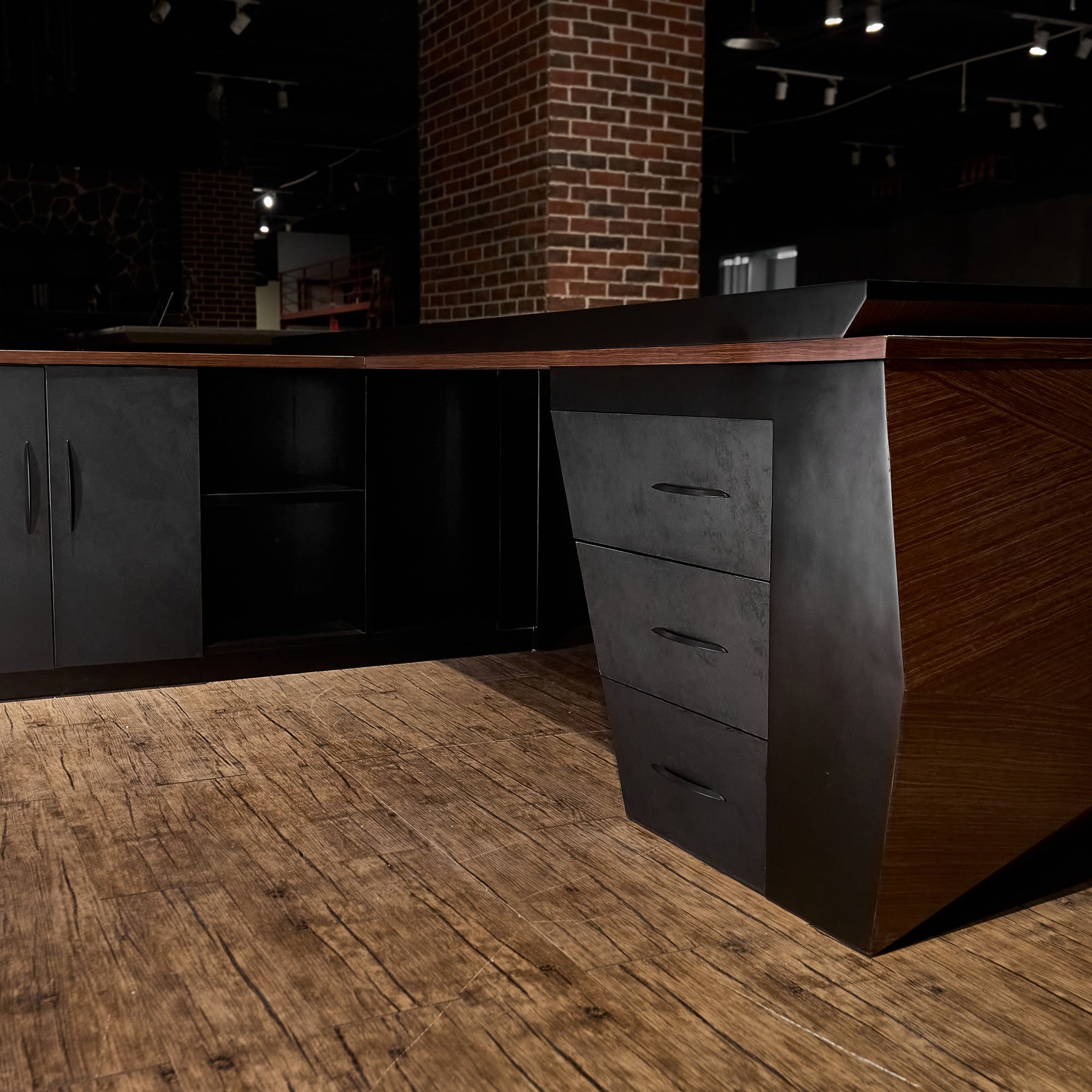 Saintcy Opus Facet Executive Desk